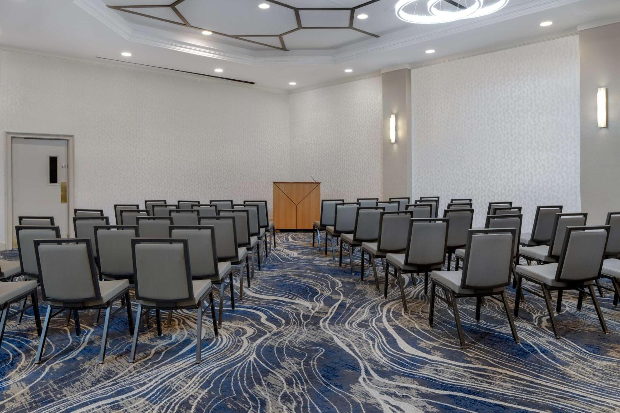 Doubletree Suites By Hilton Mount Laurel Exterior photo